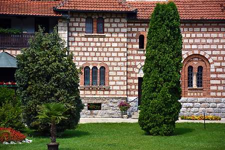 Le magnifique et paisible jardin du monastère de Ćelije 3/9