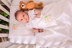 All natural and organic products for making babies safe and comfortable.