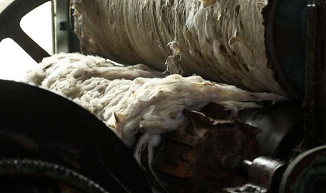 Existing of the soaking tank and entering the first scouring tank 2/2