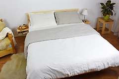 Discover the comfort of pure new wool duvets that breathe in harmony with your body.