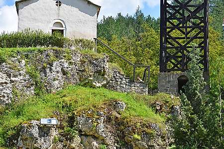 Garden and source around the Gradac monastery 5/9