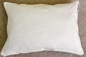 Wool travel pillow 40x30cm with removable comfort cover