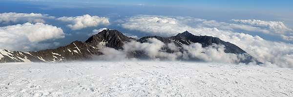 Prepare for winter! : Time limited discounts on long-sleeve and leggings.