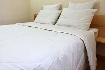 Hajla - 4-seasons pure new wool duvet, 400g/m²