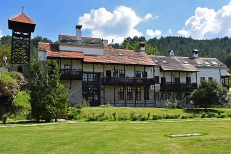 Vrt i izvor oko manastira Gradac. 6/9
