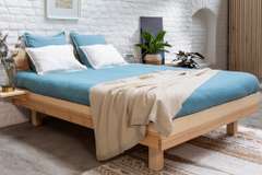 Simplicity, elegance and comfort, pure linen is incomparable. We have selected quality linen transformed, spun and woven in Belarus, without going around the world.