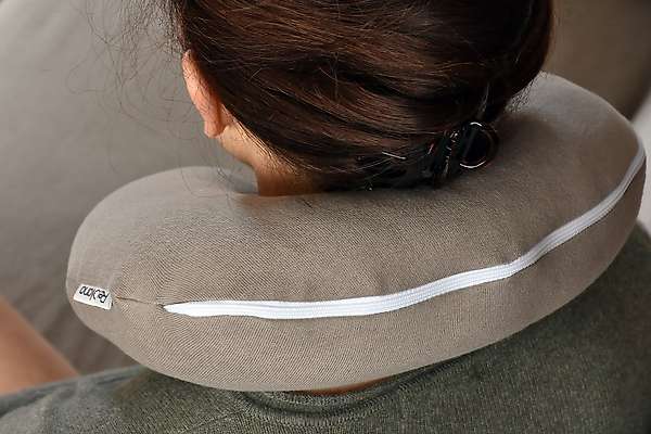 Wool neck pillow with removable comfort cover 1 / 3