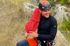 Elbrus je naša linija drugog sloja merino vune. Drugi sloj je savršena dopuna osnovnom sloju kada vreme postane hladnije. Zahvaljujući izuzetnim svojstvima merino vune, ova odeća 