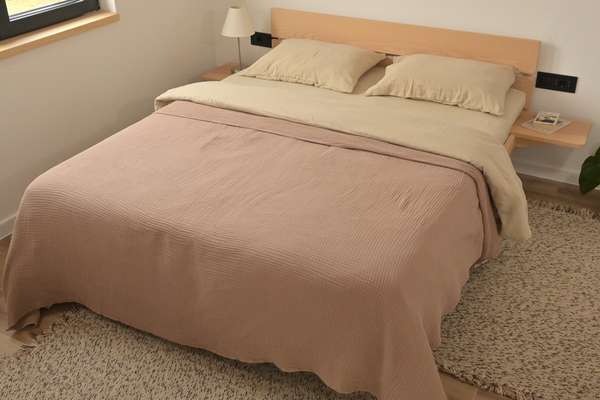 100% Organic Cotton 4-layer Muslin Coverlet 1 / 12