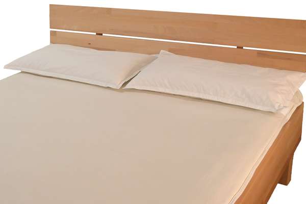 Solid wood bed Stella, Beech, Natural oil finish 2 / 4