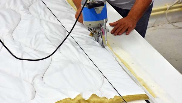 The cutting ban allows a straight and fast cut.