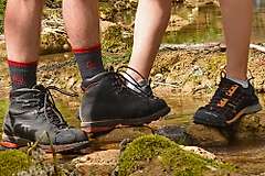 Whether for everyday wear or the most extreme adventures, Tigil has the perfect pair of socks for you. Crafted from merino wool or organic cotton, they deliver the best performance of natural fibers.