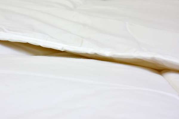 Ninaja – lightweight pure new wool duvet, 200g/m² 4 / 6