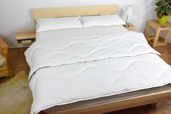 Hajla - 4-seasons pure new wool duvet, 400g/m² 1 / 6